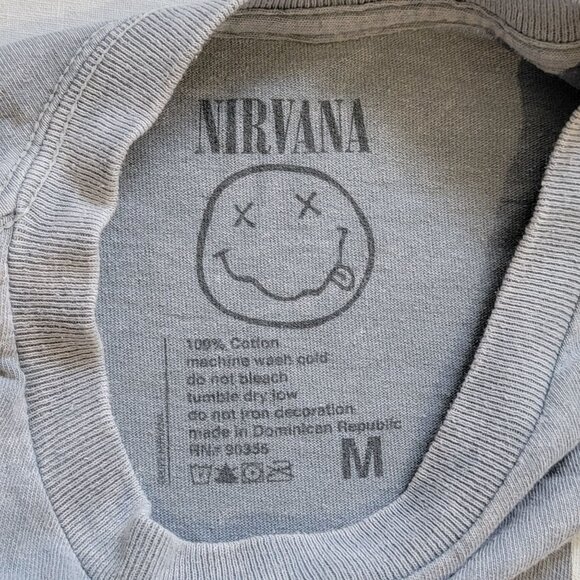 Nirvana Band Tee Womens Small Gray Daisy Smiley Face GAP Rock Grunge Classic - Picture 3 of 5